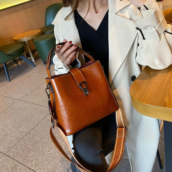 sacoches en cuir chic